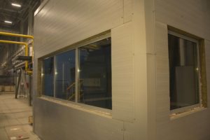 Противопожарная перегородка EIW-45 из алюминиевого профиля / серия FRM5125